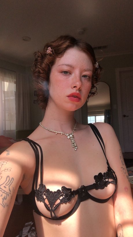 _Chloe Woodard sexy perfekte bild