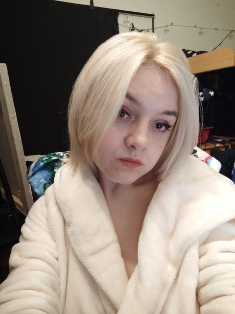 blonde zierliche onlyfans hd akt galerien