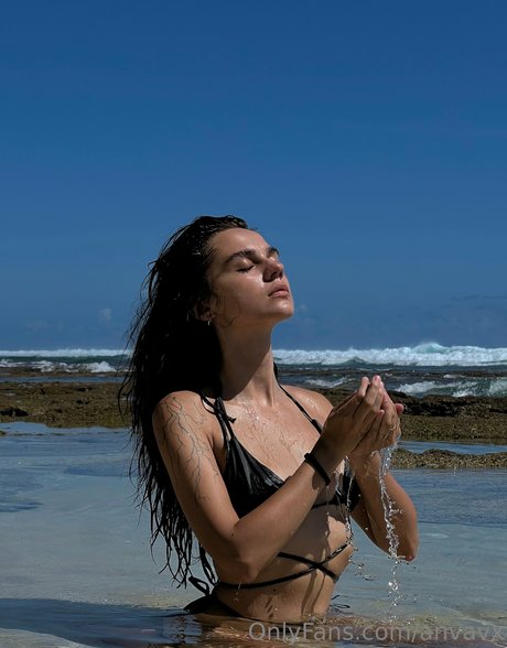 Ana Vavx nackt akt archiv