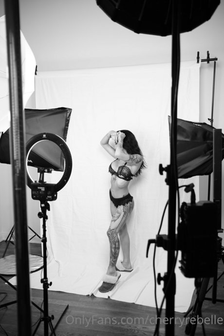 Cherry Rebelle freie sex galerie