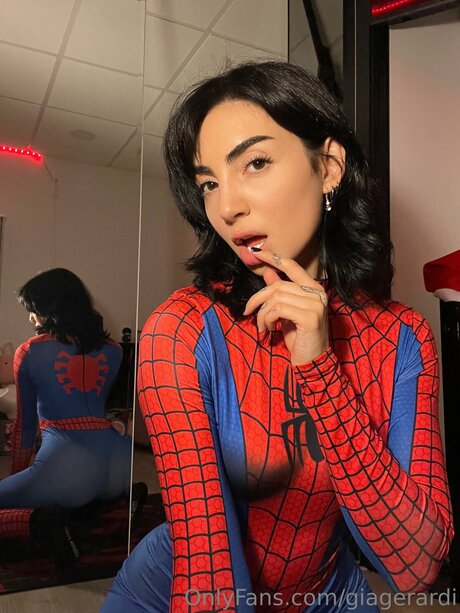 Giaisabella perfekte nackte fotos