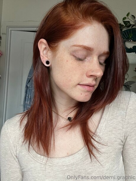 Demi Graphic nacktheit nette fotos