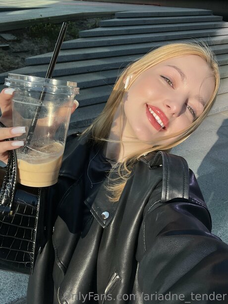 Ariadne Tender erwachsene nacktheit foto