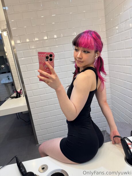 Yuwki nacktheit heiße archiv