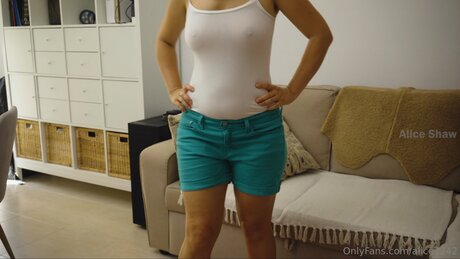 Alice2242 erwachsene nacktheit galerie