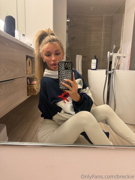 Breckie erotische exklusive archiv