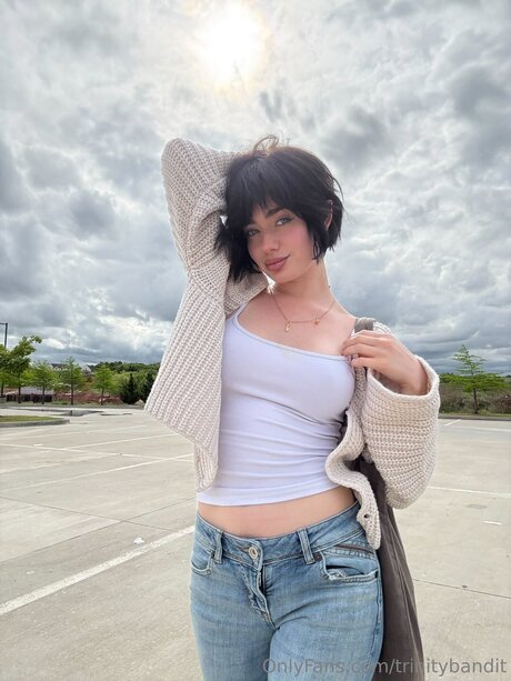 Trinitybandit nacktheit pornostar galerie