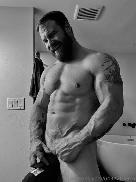 U437263915 porno erwachsene bild