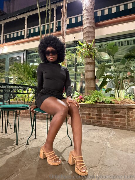 Ebonybuttspremium exklusive erotische bilder