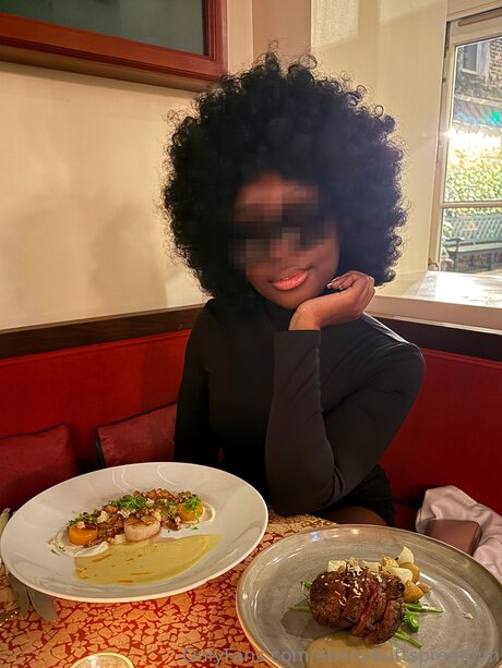 Ebonybuttspremium schauspielerin nackt bild