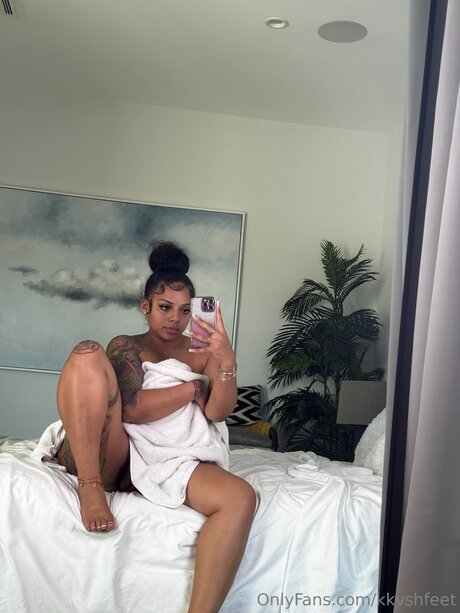 Kkvshfeet heiße nackte fotos