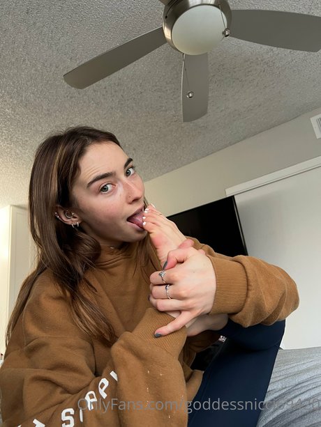 Nicci top nackt galerie