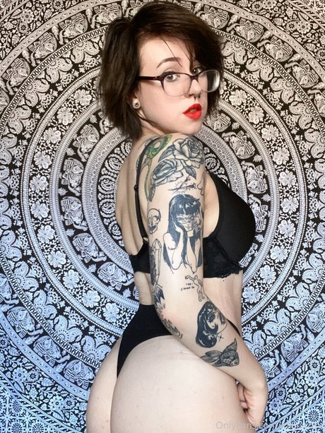 Kaiju rose freie nackten bilder