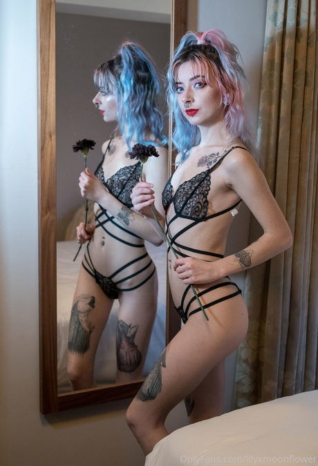 Lily Moonflower_ perfekte nackten foto