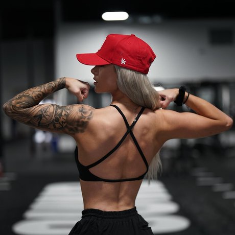 Mackenzie Ray_ model sexy galerie