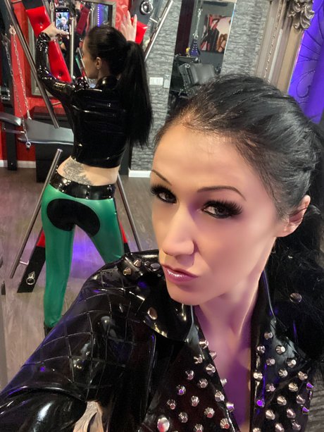 Melideluxe_ top erotische bilder