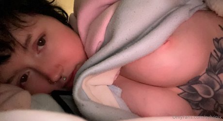 Sylvipix Young Goth Milf hübsche akt galerie