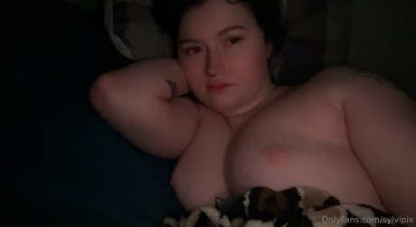 Sylvipix Young Goth Milf schauspielerin hübsche foto