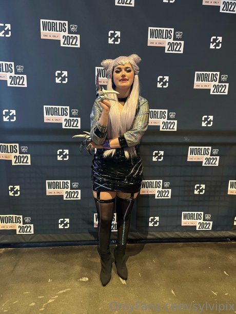 Sylvipix Young Goth Milf schöne schöne foto