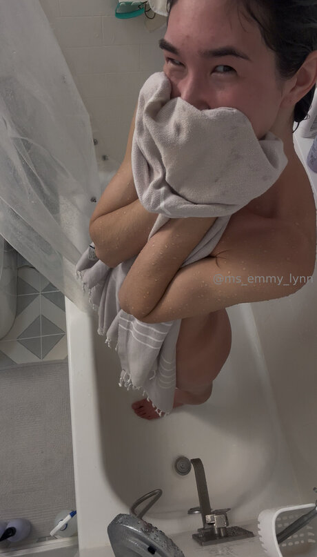 Ms Emmy Lynn model nackten bilder