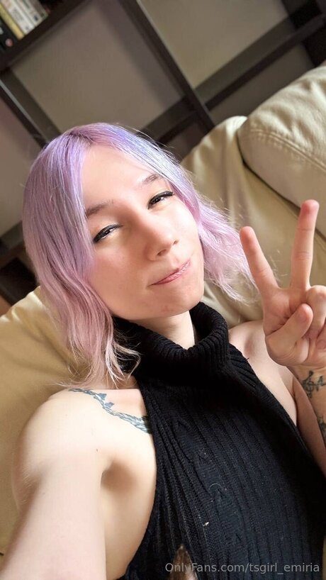 Tsgirl Emiria schöne nackt bild