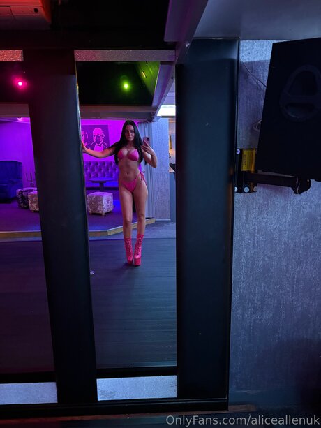 Aliceallenuk erotische nackt archiv