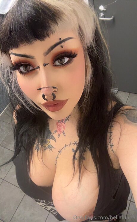 Bellaluuna nackt heiße galerien