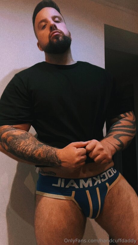 Handcuffdaddy kunst pornografische bilder