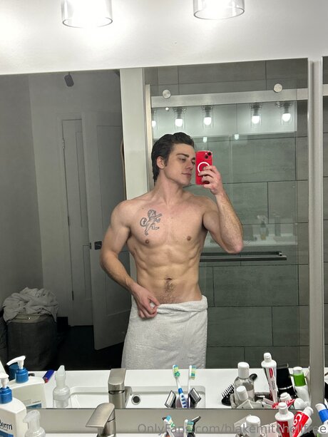 Blakemitchellfree erwachsene hd galerie