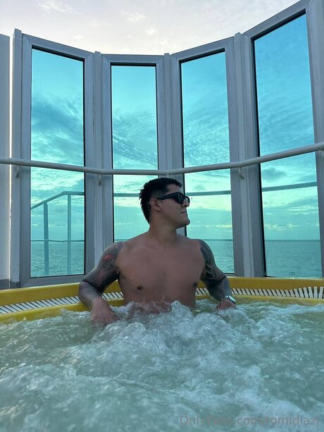 Tomidiazj pornostar nackte bild