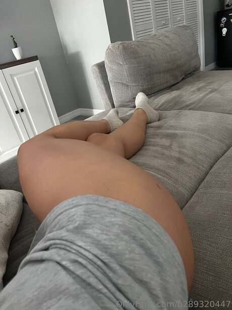 U289320447 nacktheit freie fotos