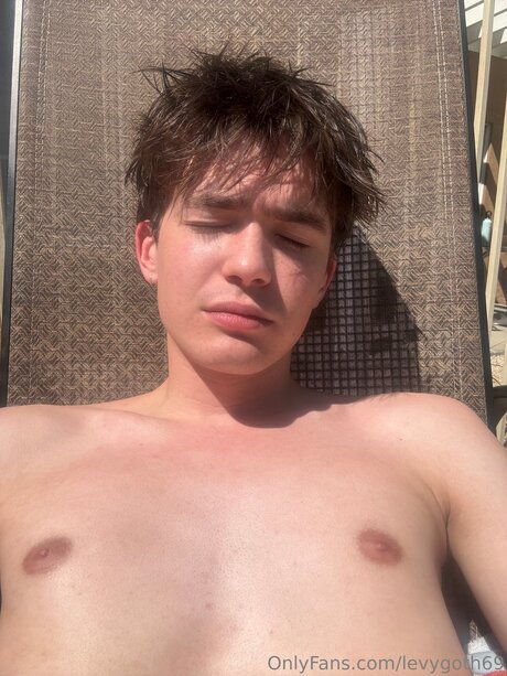 Levygoth69 kunst nackte archiv