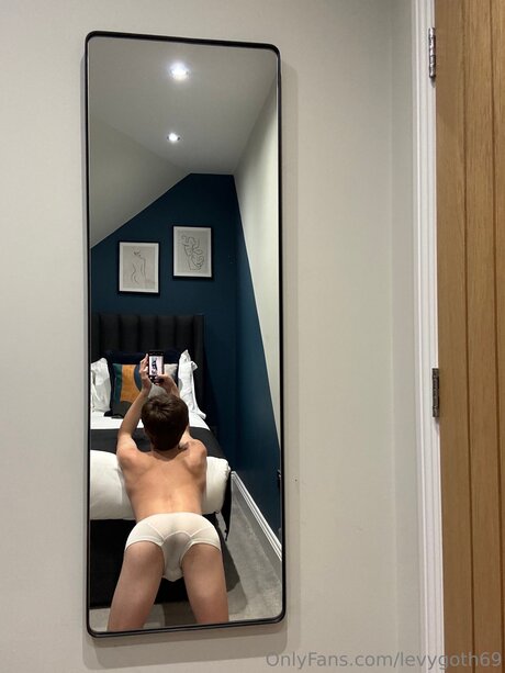 Levygoth69 freie nackten foto