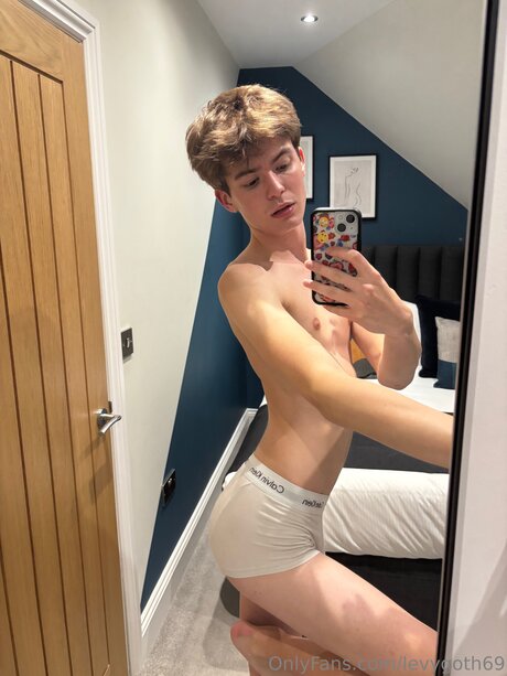 Levygoth69 erotische bild