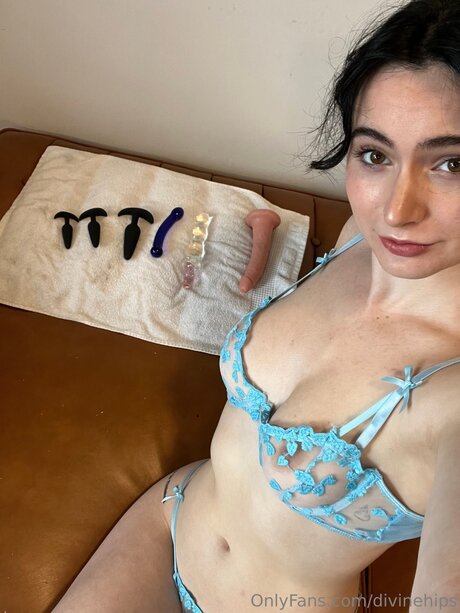 Divinehips nacktheit schöne bilder