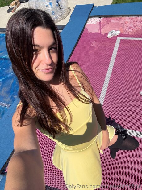 Nicoleskirtsfree hd exklusive foto