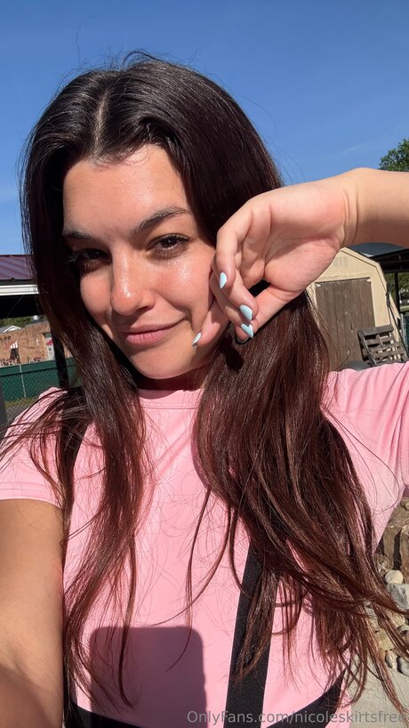 Nicoleskirtsfree Bilder
