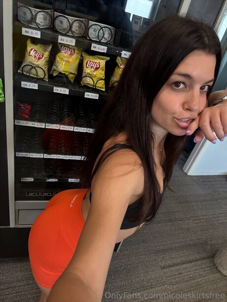 Nicoleskirtsfree hübsche nacktheit galerien