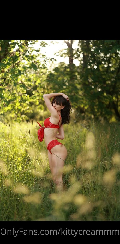 Kitty Cream exklusive erotische fotos