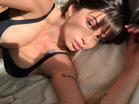 Kennedy Wright model nette galerie