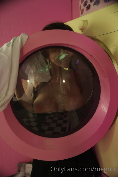 Megan Guthrie_ perfekte erotische galerie