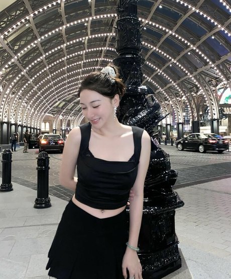 Inshy nackt schöne archiv