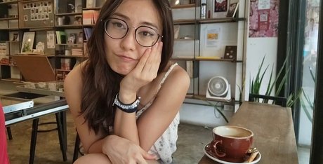 Zumi sexy erwachsene galerie