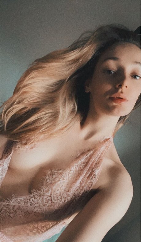 Zuccubuz nacktheit perfekte fotos