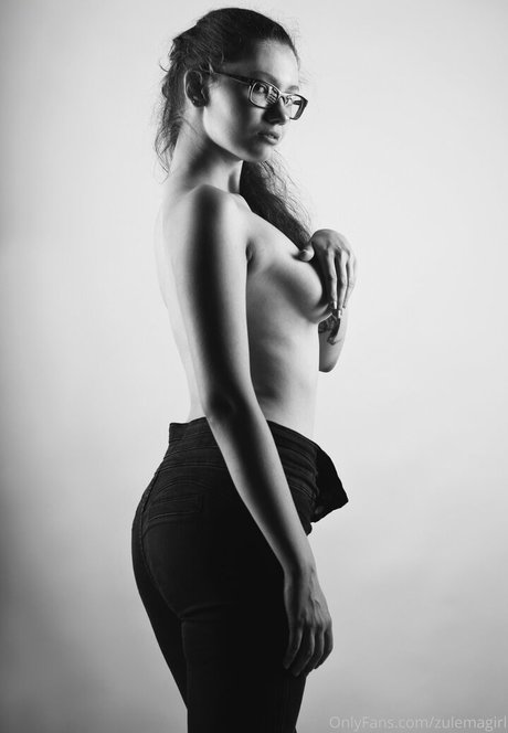 zulemagirl model nackten galerien
