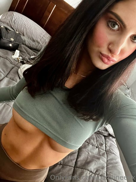 Carolineeex sexy akt galerien