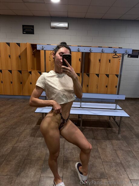 Kiki Miia xxx kunst archiv