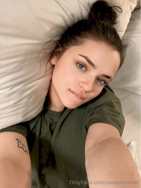 Yoooourmaid schauspielerin schöne galerie
