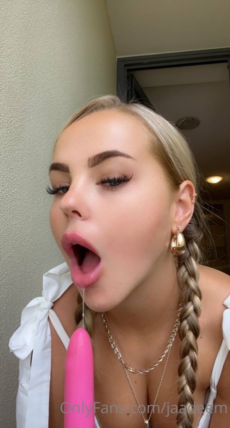 Jade Mckinven nackten pornostar bilder