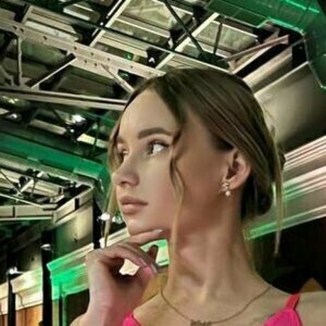 Kpuusy model akt foto